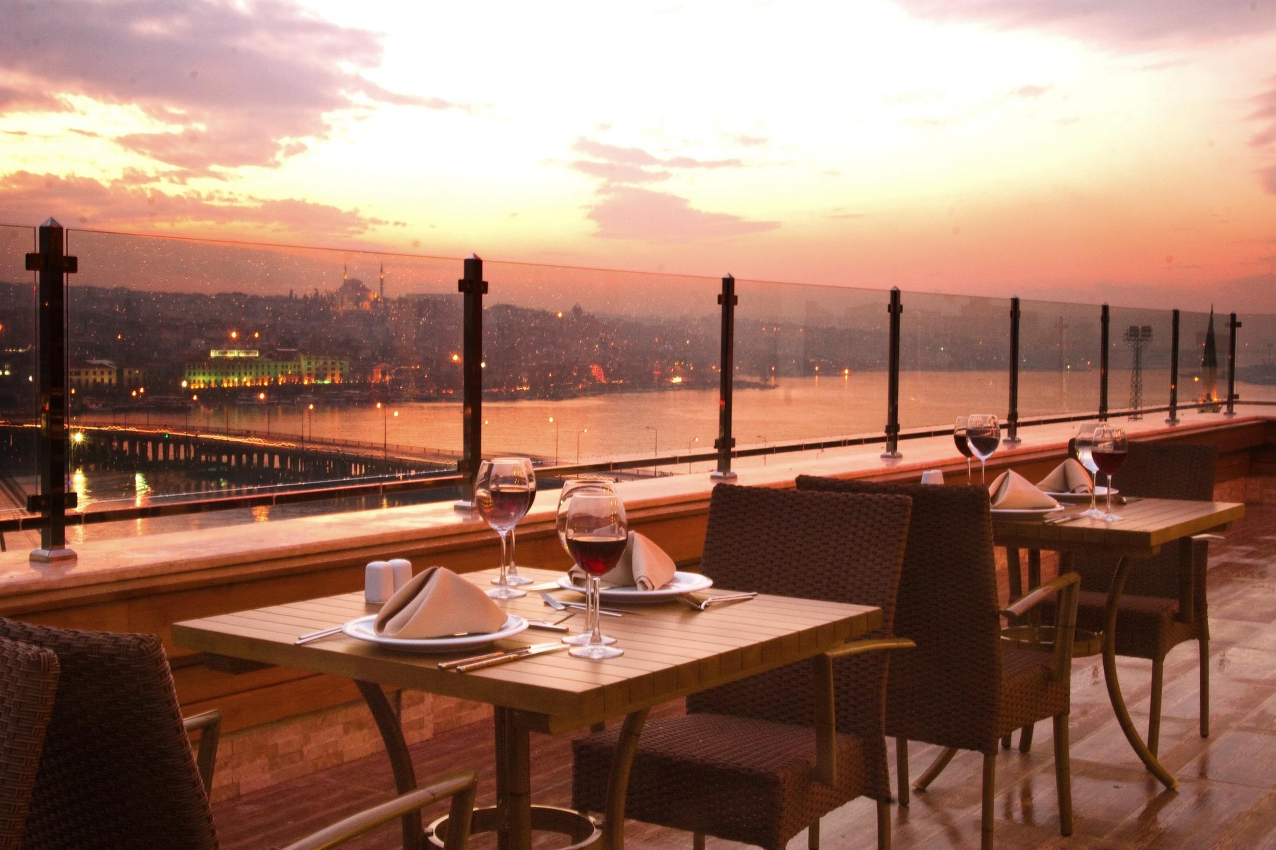 イスタンブール ゴールデン シティ ホテル レストラン 写真