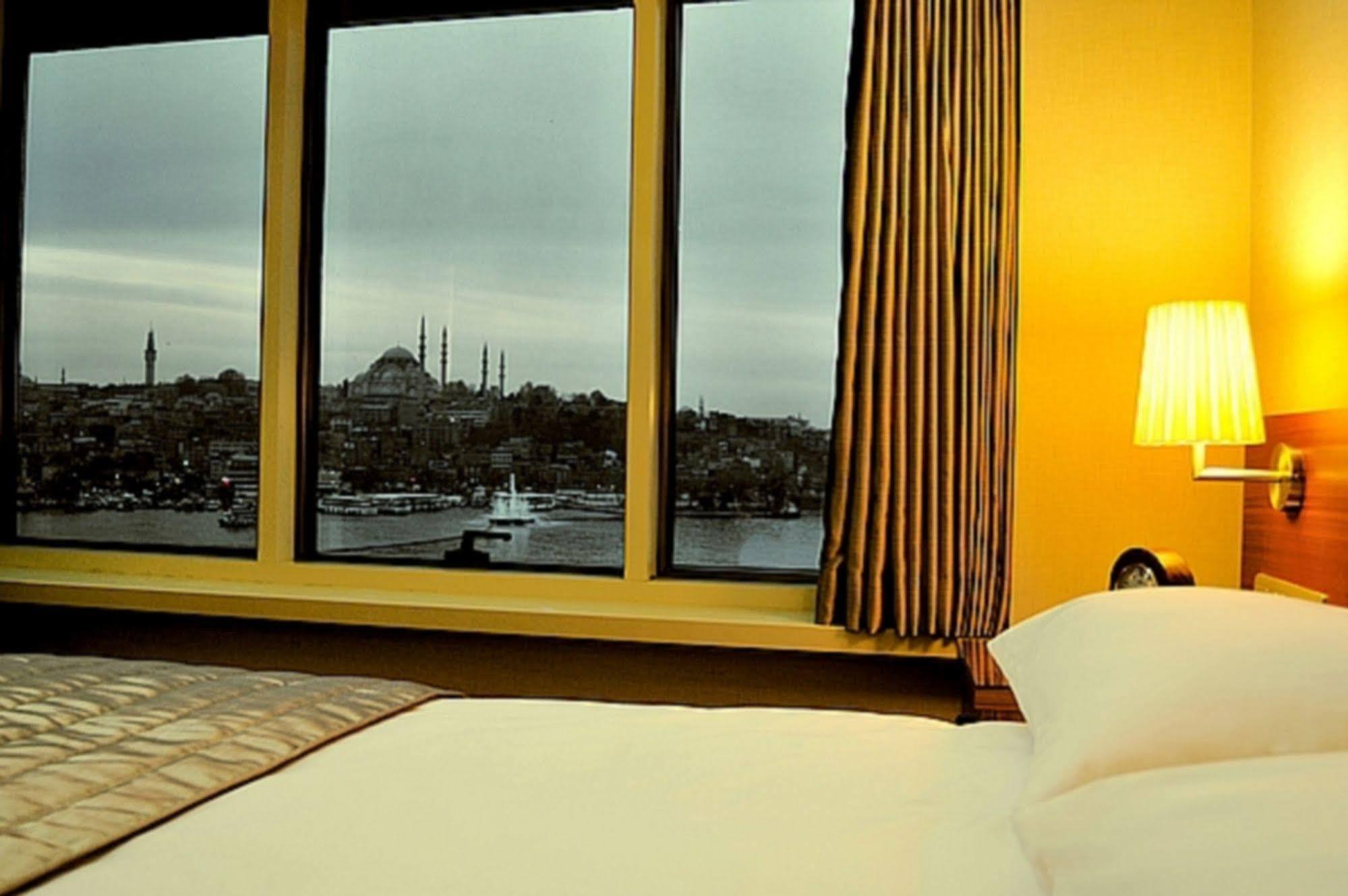 イスタンブール ゴールデン シティ ホテル 部屋 写真